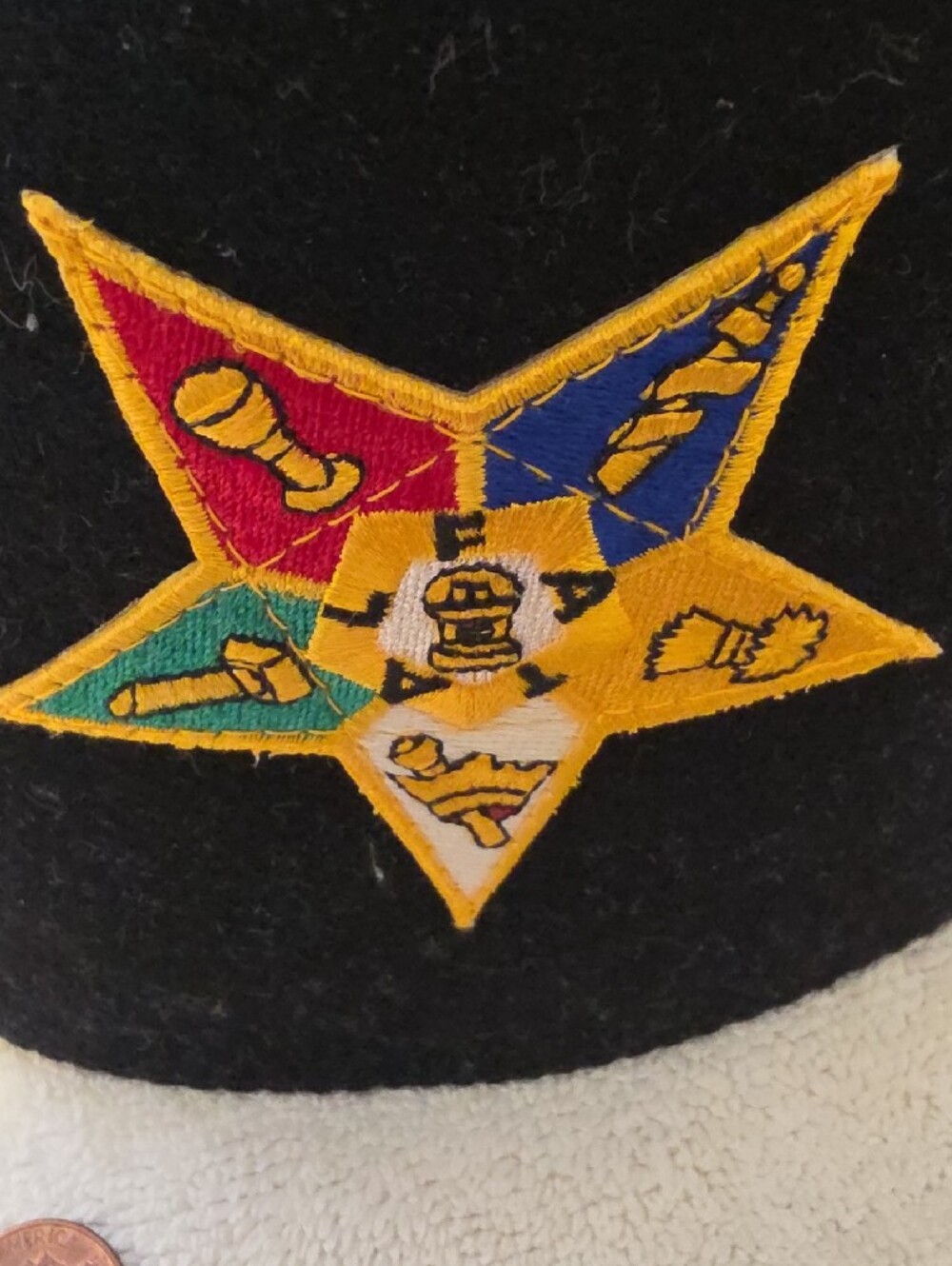 Vintage Publish Black Fez Hat with Multicolor Embroidered Star Patch With Box - Picture 6 of 8